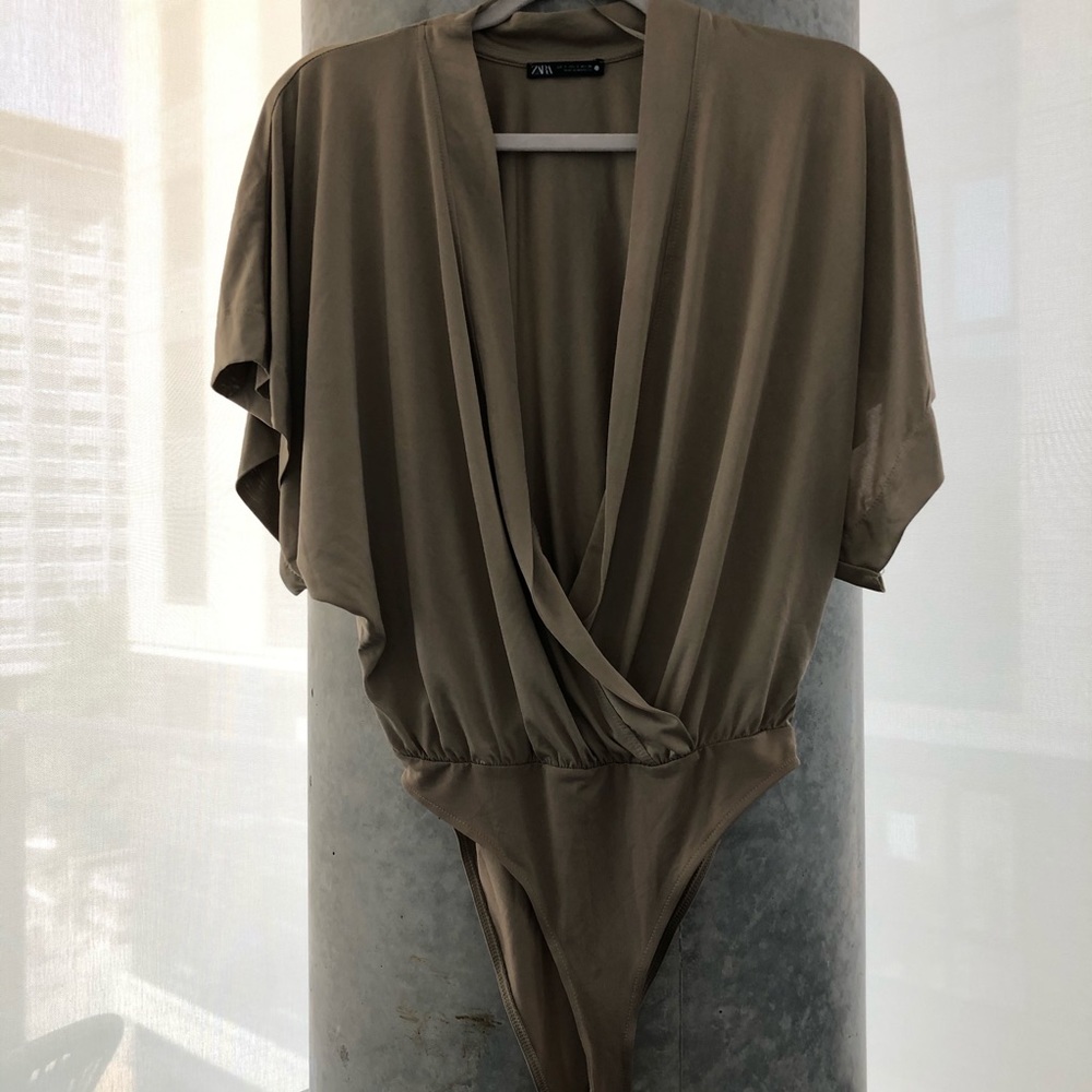 🛍 SALE 3x$30! New Zara bodysuit!